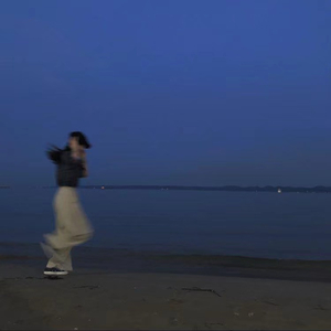 杨钰莹裸体欣赏1
